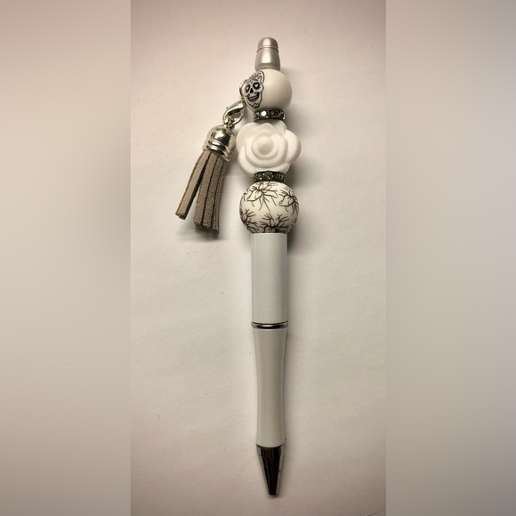 Handmade Elegant Floral Beaded white pens - Picture 5 of 5